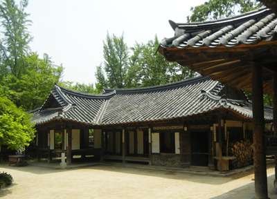 Traditional buildings in Korea, AdventureQuilter.com