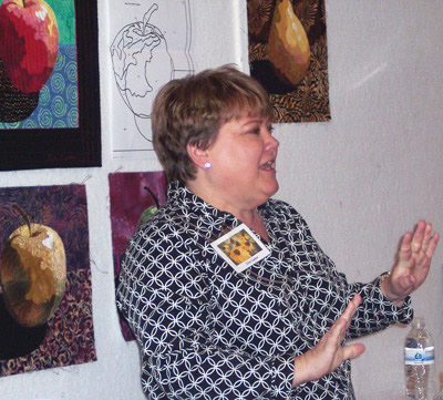 Ellen Lindner teaching a class, adventurequilter.com