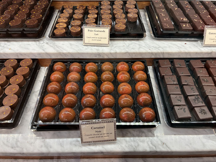 Out an about in Paris. Ellen Lindner, AdventureQuilter.com/blog