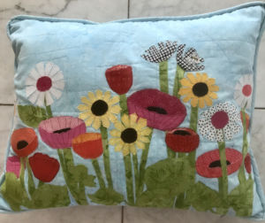 Student results from Ellen Lindner's class, Floral Improv AdventureQuilter.com